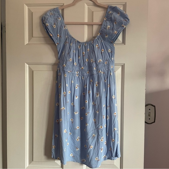 Billabong Dresses & Skirts - Billabong Blue Floral Short Sleeve Mini Dress